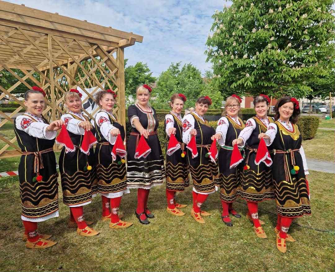 Българска фолклорна носия