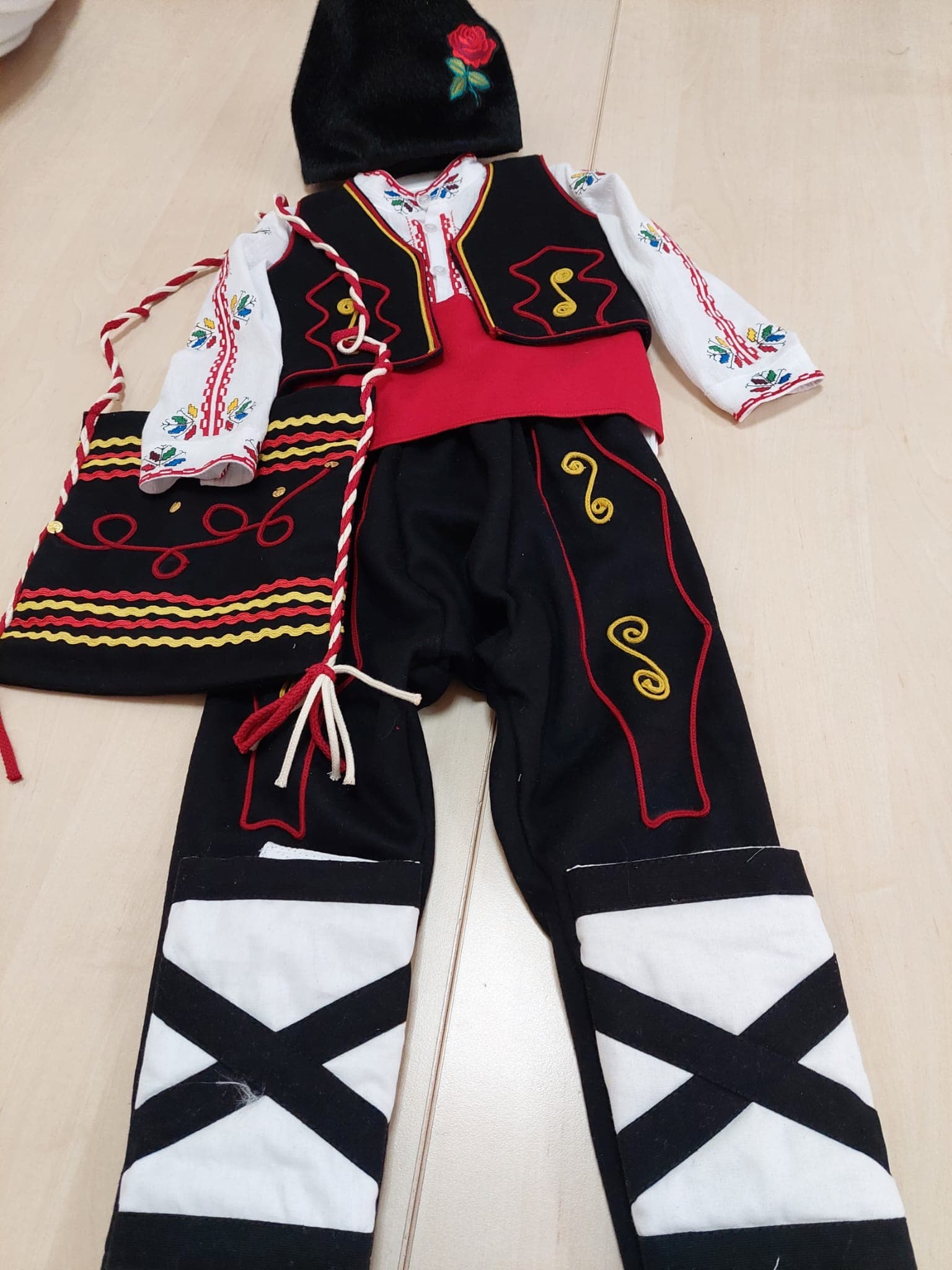 Момчешка носия от фин кашмир